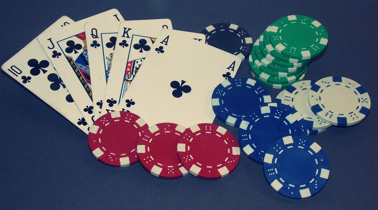 Live casino dealer table thumbnail linking to glife casino live casino section