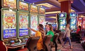 Baccarat live dealer table interface on glife casino mobile browser
